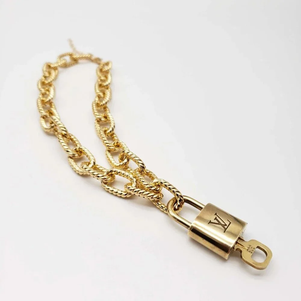 Authentic Louis Vuitton Lock & Key w/ Unbranded Gold Plated Gold Chain Necklace - Picture 7 of 10